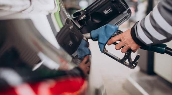 Guvernul Meloni refuză să reducă accizele la benzină. Proprietarii de benzinării se revoltă: Este o prostie!