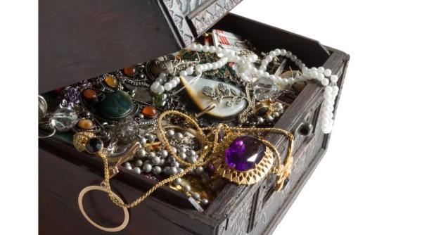 Jaf pe autostrada Brenner din Italia: un bărbat a rămas fără bijuterii și pietre prețioase de 5 milioane de euro