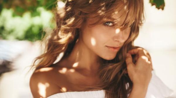 Trei produse naturale care păstrează bronzul mai mult timp. Bucură-te de pielea aurie până la iarnă