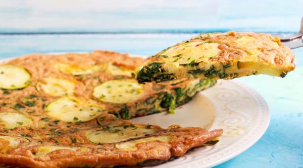 Rețeta perfectă de vară: omletă cu dovlecei