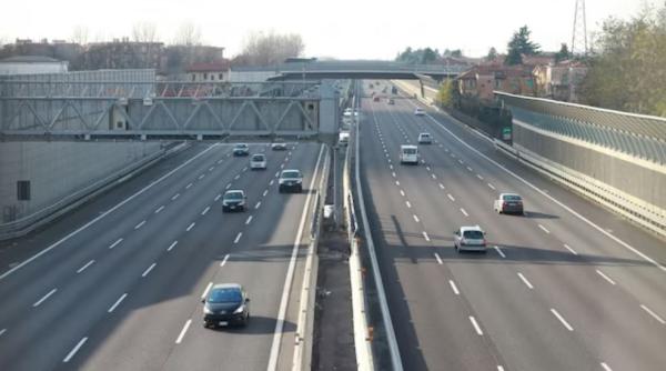 Pompierii din Austria, uimiți de gestul unui șofer român, care a oprit pe autostradă pe banda de viteză