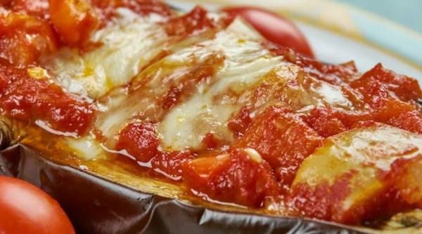 Vinete cu roșii și mozzarella, o rețetă rapidă și simplă pentru cină