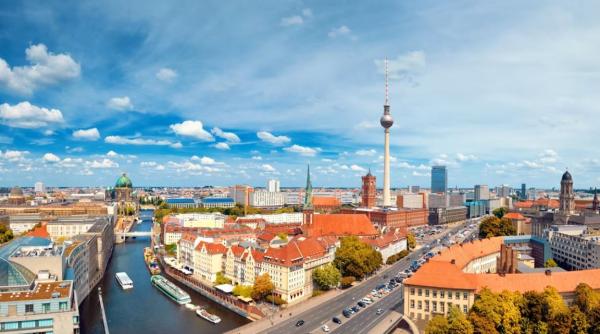 Prețurile chiriilor explodează în Berlin. Experții imobiliari dau vina pe imigrație și numărul redus de blocuri noi