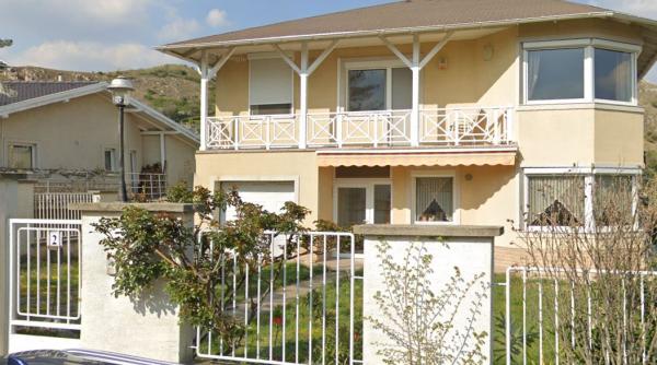 Românii, locul trei în topul cetățenilor străini care cumpără case în Ungaria. Germanii cumpără cele mai multe