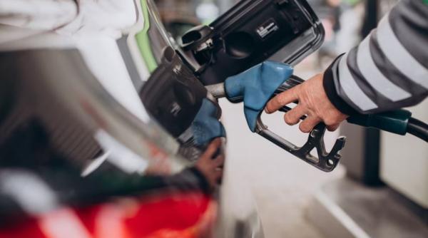 Prețul benzinei a luat-o razna în Italia: un litru a ajuns la 2,7 euro pe autostradă