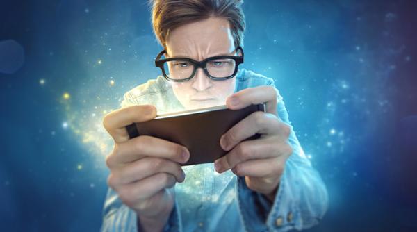 Te-ai gândit vreodată să-ți îmbunătățești abilitățile de poker? Aici ai ghidul tău esențial