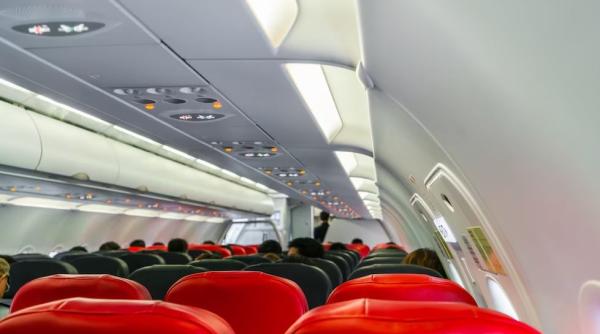 Panică printre pasagerii unui avion, după ce un pilot a murit în timpul zborului: A fost o experiență oribilă!