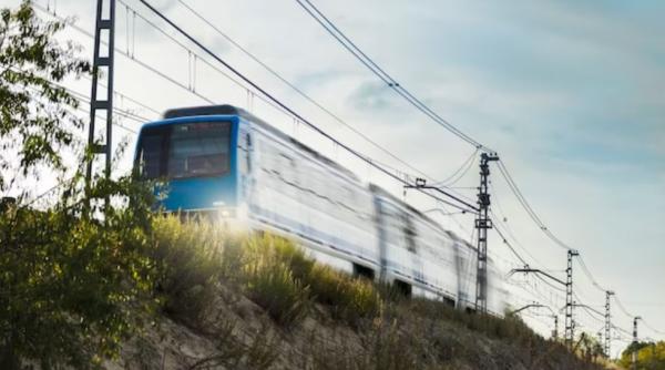 Traficul feroviar, oprit temporar în județul Caraş-Severin: Șase trenuri de călători staţionează în gări