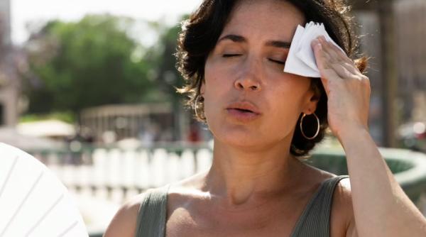 MAE, atenţionare de călătorie în Republica Franceză: au fost emise coduri, roşu şi portocaliu, de caniculă