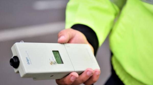 Polițiștii au crezut că nu văd bine: Tânăr român, arestat după ce a condus fără permis, cu o alcoolemie de peste 3 la mie
