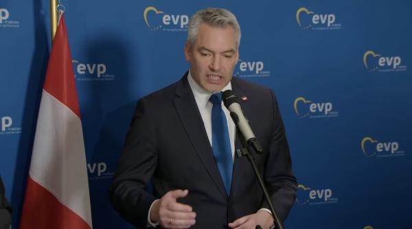 "Nu ne vom lăsa distrași de huiduielile din România". Replică scandaloasă din Austria, după ce România a criticat poziția lui Nehammer privind veto-ul Schengen