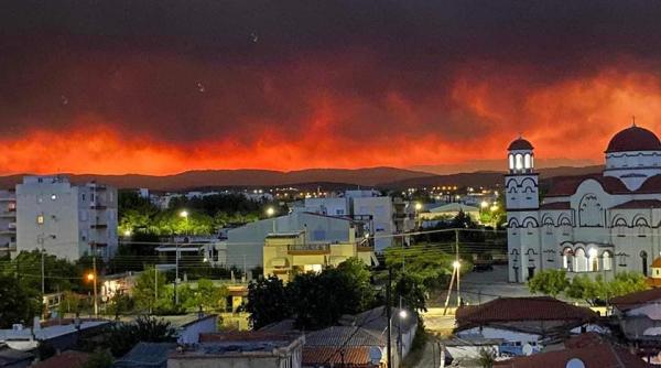 Incendiu teribil în Alexandroupolis: 18 morți și zeci de răniți. Autoritățile au închis orașul de la granița cu Turcia