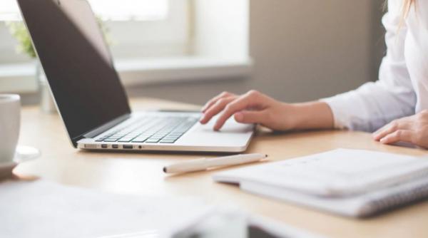 Diplome gata în câteva zile pentru românii cu experiență care se întorc acasă. Domeniul pentru care se primesc zilnic cereri peste cereri. ”Ne sună fabrici”