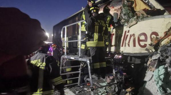 Italia. Accident între un autocar și un camion pe autostrada A4; patru răniți grav, mai mulți copii implicați. Autocarul venea spre Europa de Est