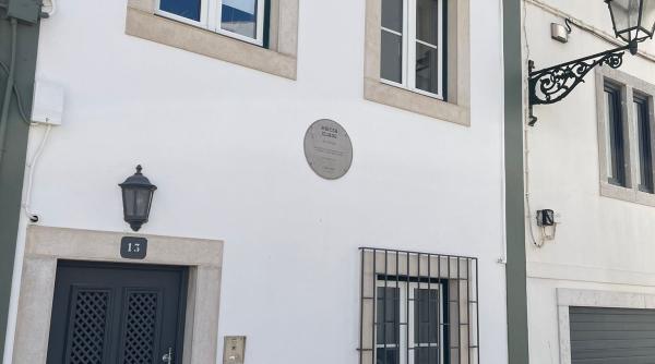 „Com um quilo de carne de porco e um litro de vinho não se morre de fome.”. Dinu Gîndu: „El m-a învățat prima propoziție!” / VIDEO