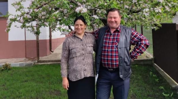 Româncă din Anglia, nevoită să se întoarcă acasă pentru a-și înmormânta părinții, morți la Gura Portiței: mama înjunghiată, tatăl înecat 