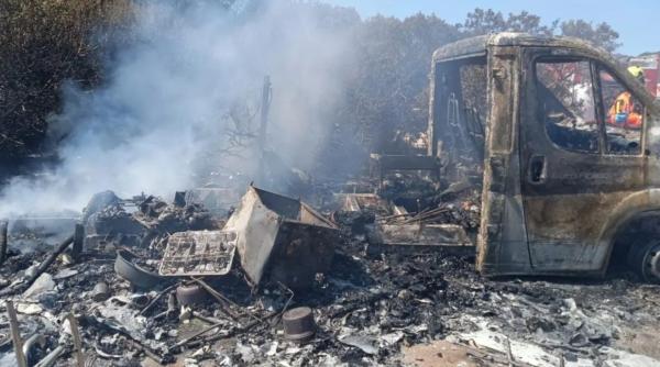 Italia. Apare o nouă ipoteză cu privire la incendiul de rulotă, în urma căruia un român a fost ars și băiețelul lui și-a pierdut viața