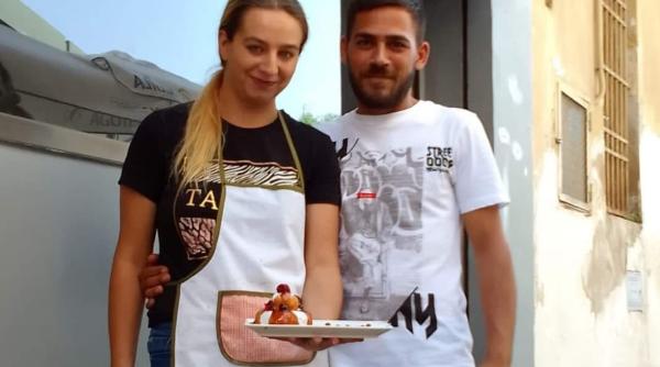 Un cuplu de români își încântă semenii din Spania cu preparate românești „ca la mama acasă”