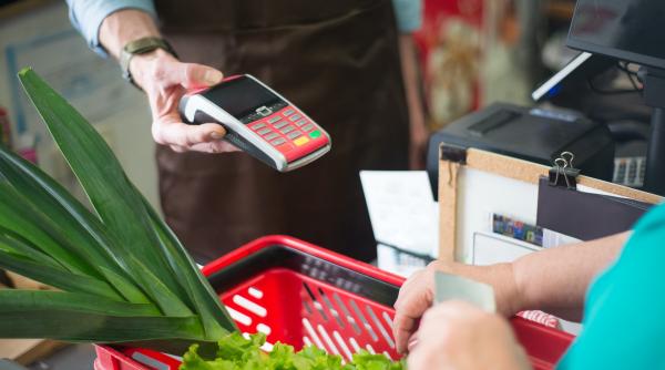 În Serbia preţul alimentelor a crescut de două ori mai mult decât creşterea salariilor şi pensiilor (lider opoziție)