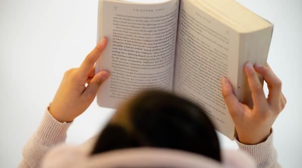 Milionar lăudat pentru modul în care și-a pregătit copiii pentru succes. „În casa noastră, moneda de schimb sunt paginile citite"