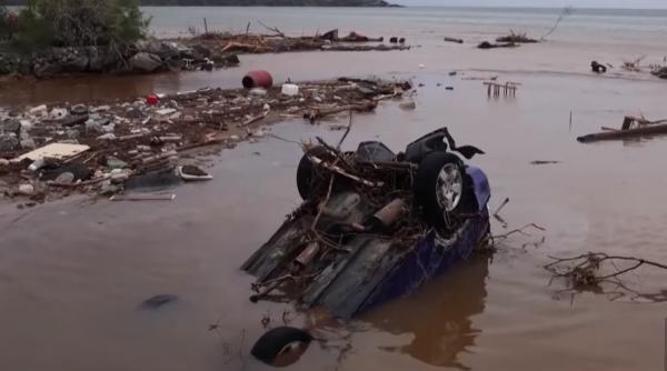 Inundaţii devastatoare în Grecia: Şapte morţi, sate izolate, turiști evacuați. Operaţiunile de salvare continuă