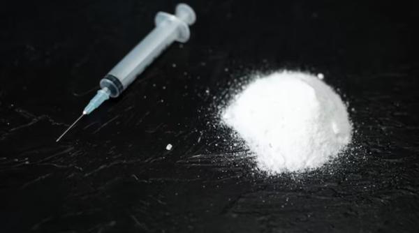 Un român, prins de poliţiştii de la Antidrog cu aproape 1 kg de cocaină