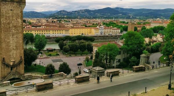 Un oraș italian vrea să interzică închirierile de tip Airbnb. Localnicii, exasperați de turismul excesiv