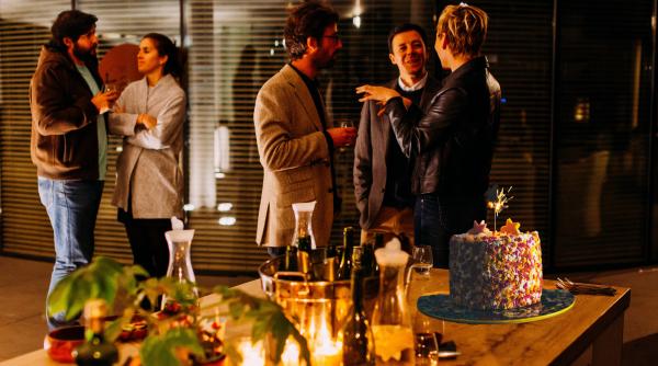 Un bărbat a plătit 15 euro în plus la un restaurant din Italia doar pentru că i s-a tăiat tortul. Proprietarul: „Chelnerița a pierdut 25 de minute"