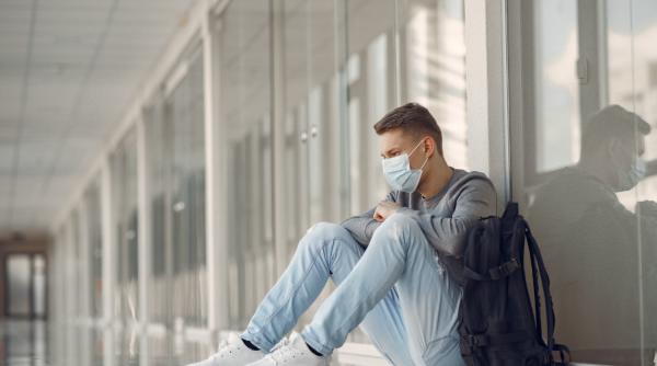 Student român la medicină, dilemă după ce a lucrat într-un aeroport din Olanda: „Să mă întorc și să câștig mai puțin într-o lună decât fac aici într-o săptămână!?“