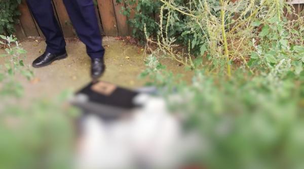 Bagaj suspect găsit într-o intersecție din Brăila: Pirotehniștii care au intervenit nu se așteptau să găsească asta în interiorul trollerului!