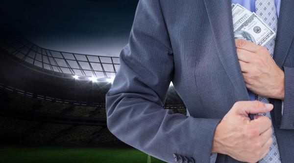 Români arestați în Spania pentru trucarea pariurilor sportive: Tehnologia foarte avansată le dădea acces la rezultatele finale înaintea tuturor