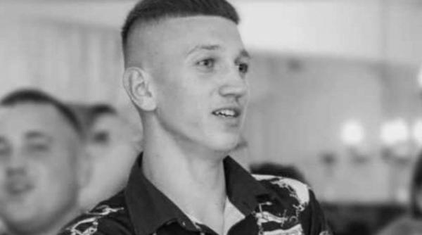 Urma să plece în Anglia. Tânărul de 20 de ani înjunghiat mortal la un majorat, scăpase în urmă cu câţiva ani de cancer: „Dumnezeu l-a salvat. Şi acum l-a omorât un boschetar“”