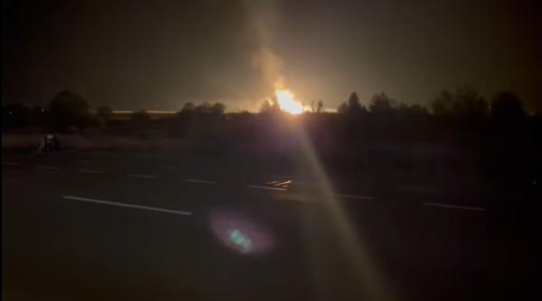 Patru oameni au murit, cinci sunt grav răniţi într-o explozie urmată de incendiu la o magistrală de gaz pe şantierul din Călimănești al Autostrăzii Moldovei