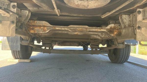 Microbuz românesc, scos din circulație în Germania: Polițiștii au constatat că era o adevărată bombă pe roți