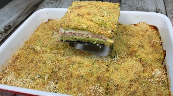 Din patru dovlecei și un cartof faci cea mai ușoară și grozavă plăcintă. Toată lumea va vrea rețeta