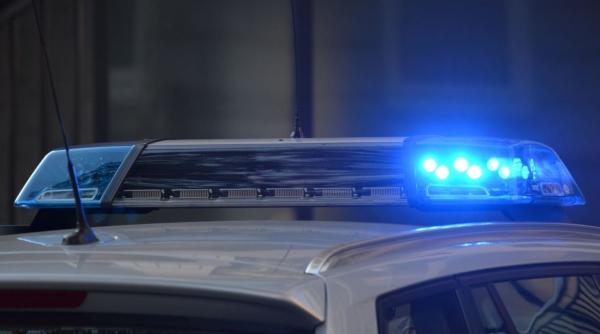 Doi români, care se plimbau cu arme în mașină, trași pe dreapta la intrarea în Germania