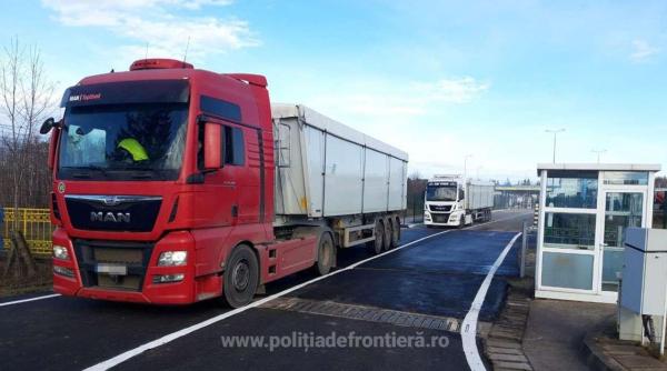Două automarfare, verificate la ieșirea din țară. Surpriza polițiștilor când au deschis compartimentul de marfă