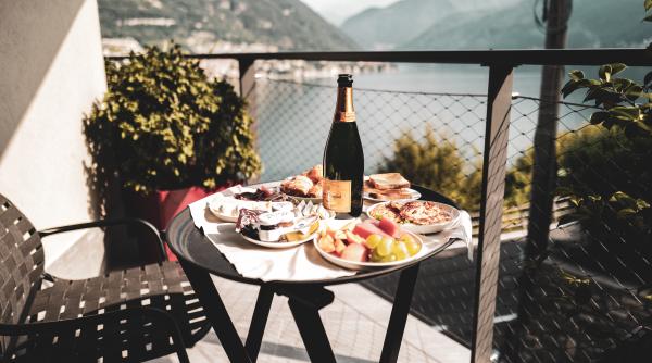 Un cuplu a fugit fără să plătească nota de plată de peste 200 de euro. Însă a doua zi femeia s-a întors și a achitat tot