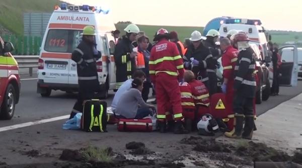 UPDATE: Accident grav! O mașină a intrat într-un grup aflat pe trotuar, în Timiș: Doi adulți și doi copii, grav răniți