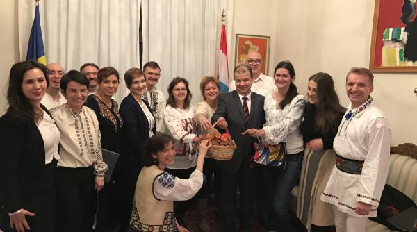 „Dorul de cultura română, de a cânta și de a fi împreună! Mădălina Dorneanu, despre motivația înființării Corului românilor din Luxemburg „Voci din Carpați”/ VIDEO