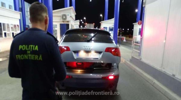 Automobil, verificat la frontieră. Ce ascundea șoferul într-un locaș special amenajat și sub roata de rezervă