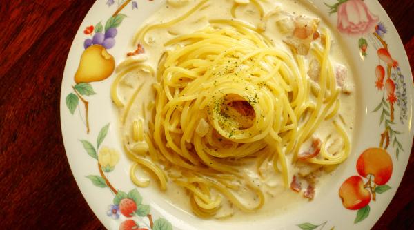 Spaghetti Carbonara, rețeta originală. Nu se pune smântână sau alte bazaconii