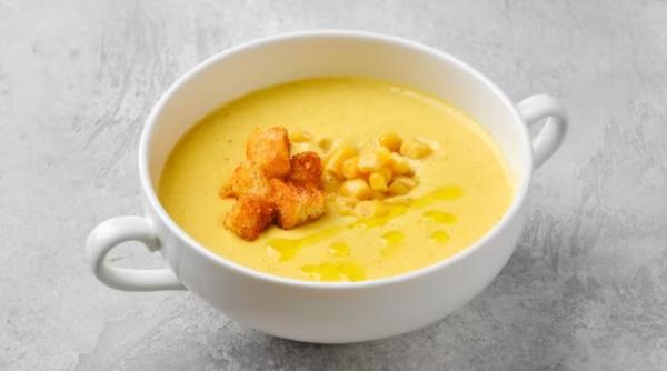 Supă cremoasă de cartofi: se prepară rapid din trei ingrediente și este delicioasă