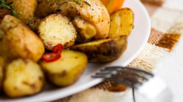 Cartofi pregătiți într-o pungă, gata în 5 minute. Ușor, rapid și gustos