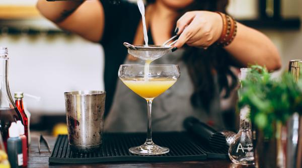 Câți bani se fac într-o săptămână lucrând două joburi în America. O româncă dezvăluie suma incredibilă câștigată