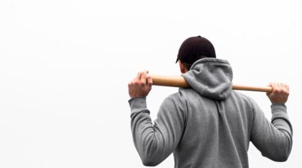 Doi români arestați în Spania, după o reglare de conturi: doi soți au fost răniți în altercație