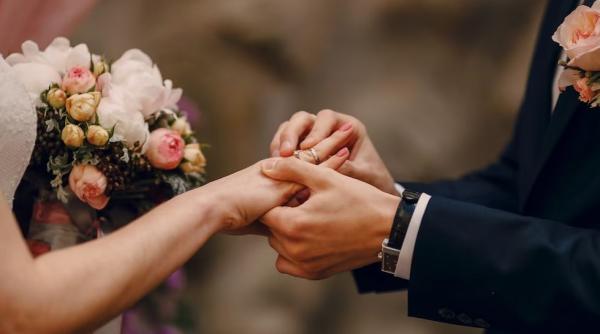 De ce ar fi fugit mirii care n-au achitat nota de plată la nuntă. Răsturnare de situație 