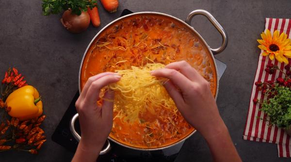 Cum să faci cea mai gustoasă fidea de casă pentru ciorba ta
