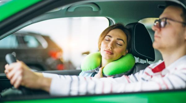 Instructor auto, arestat după gesturi indecente față de o cursantă de 18 ani 