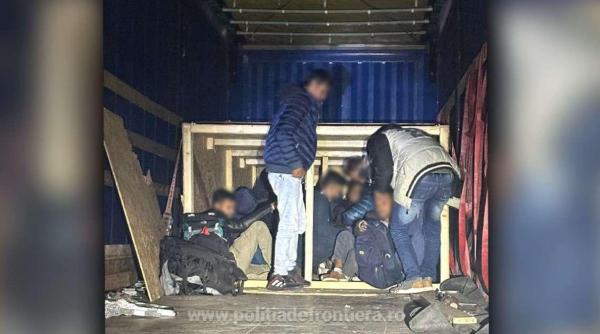 Migranţi, găsiţi ascunşi într-o cutie din lemn, la frontiera României